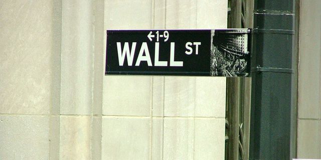 Wall Street ascends on soaring US GDP