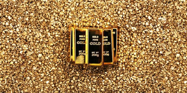 Gold is underpinned by wavering US currency