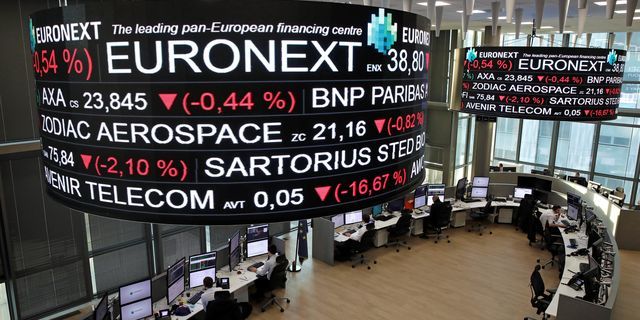 Tech tumble gives EU stocks the Monday blues
